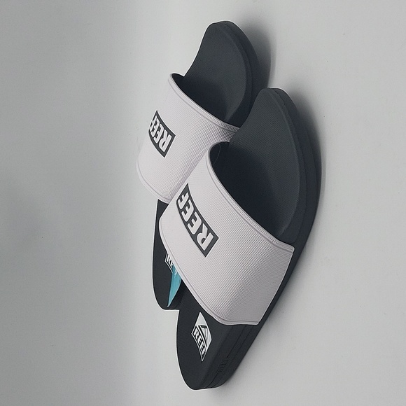 1108- Reef Cushion Comfort Men’s Sandals Size 9 NWT - Picture 1 of 9